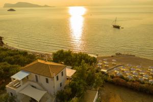 Four Seasons Hydra,Agistri>>Aegina,4 star