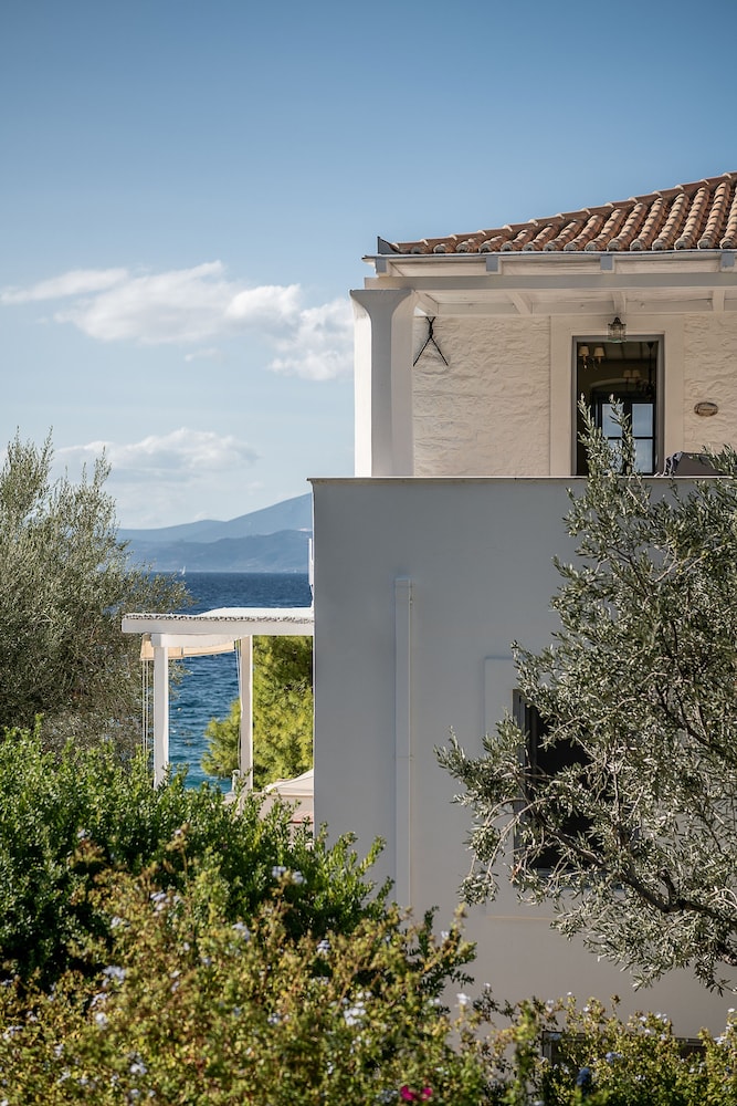 four seasons hydra