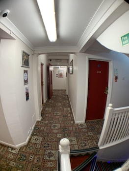 barking hotel