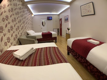 barking hotel