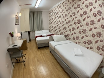 barking hotel