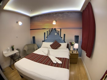barking hotel