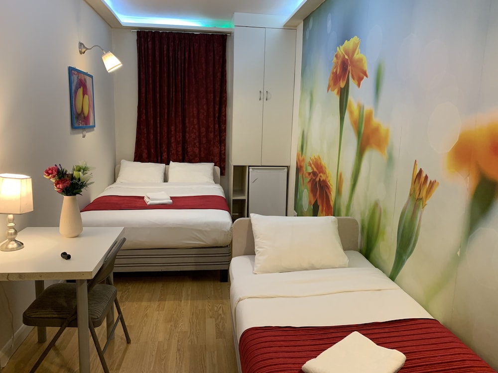 barking hotel