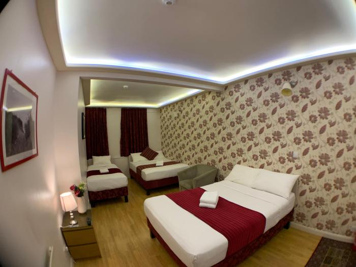 barking hotel
