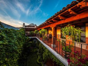 Naif Boutique Hotel,Antigua Guatemala>>Alotenango,3 star