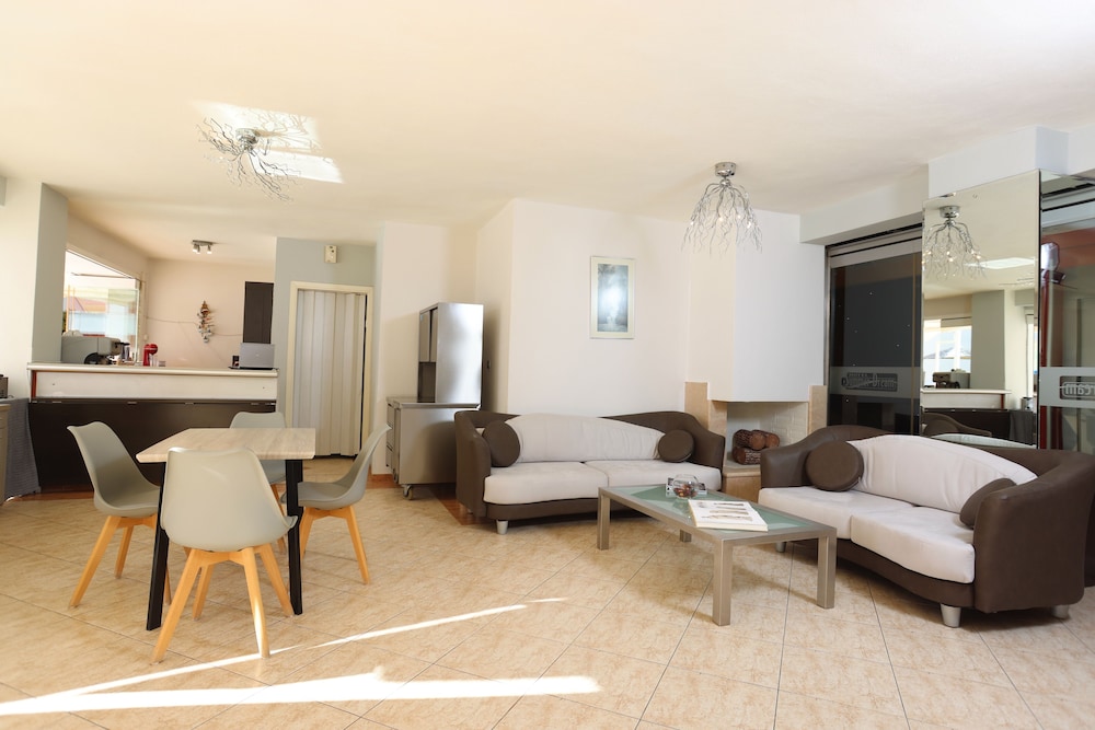 summer dream hotel