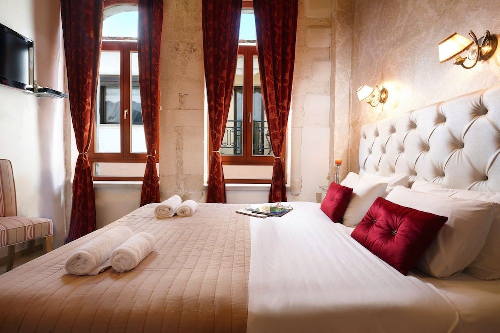 archontiko old town suites