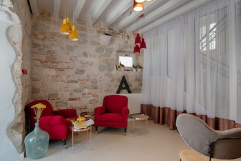 xii century heritage hotel