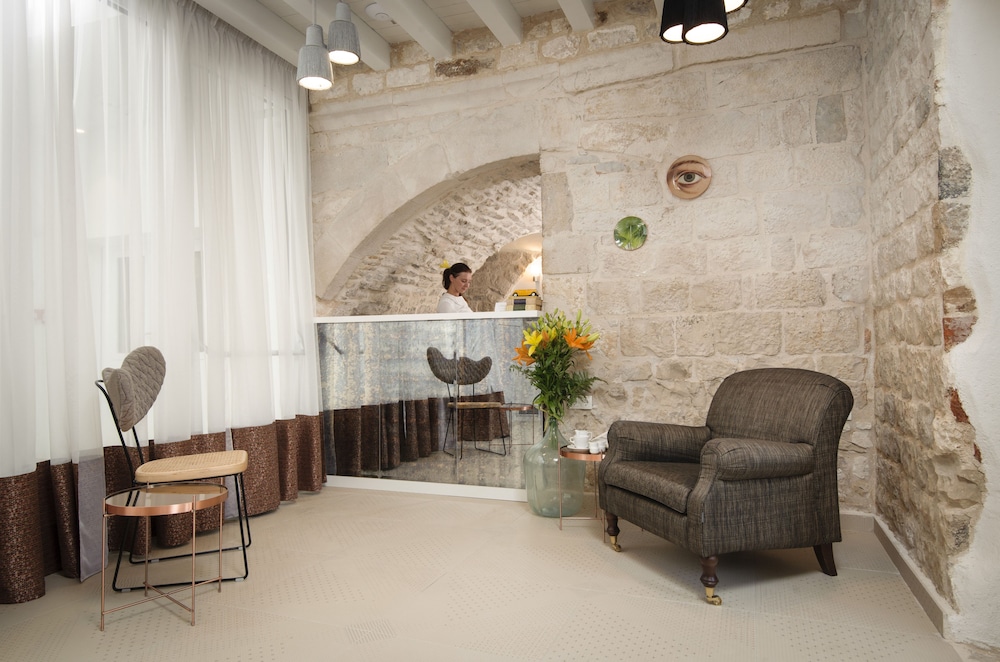 xii century heritage hotel