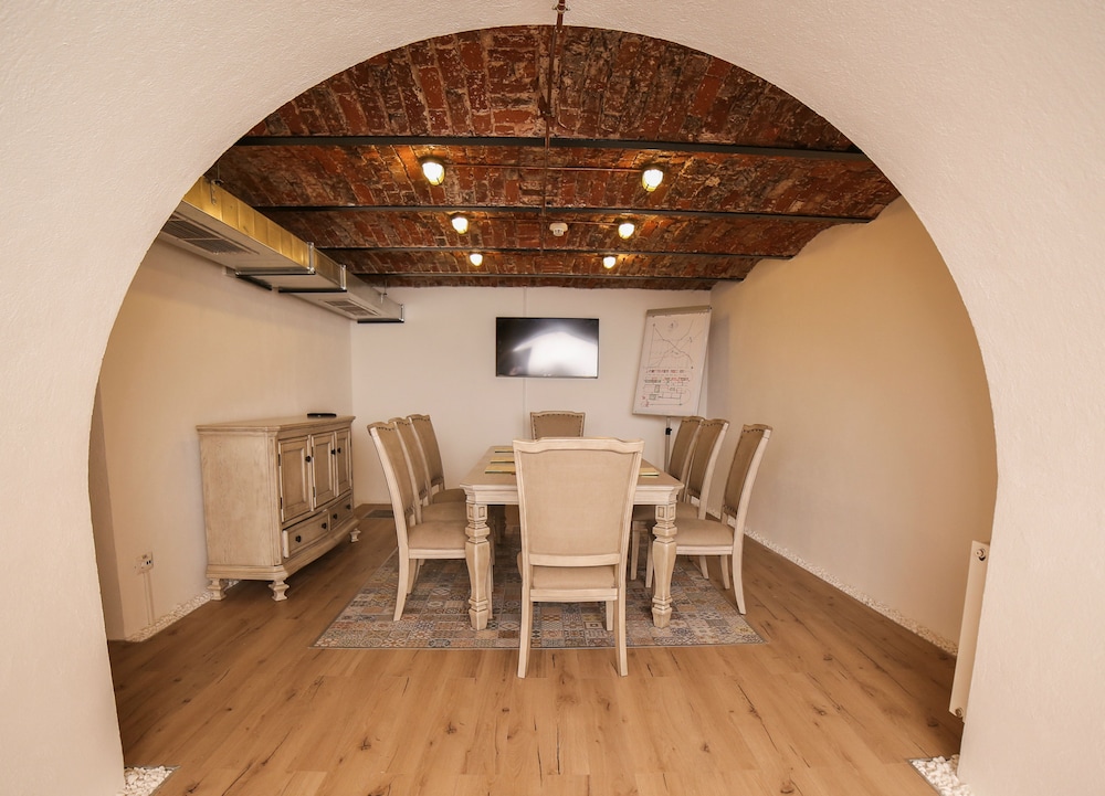the mansion boutique hotel