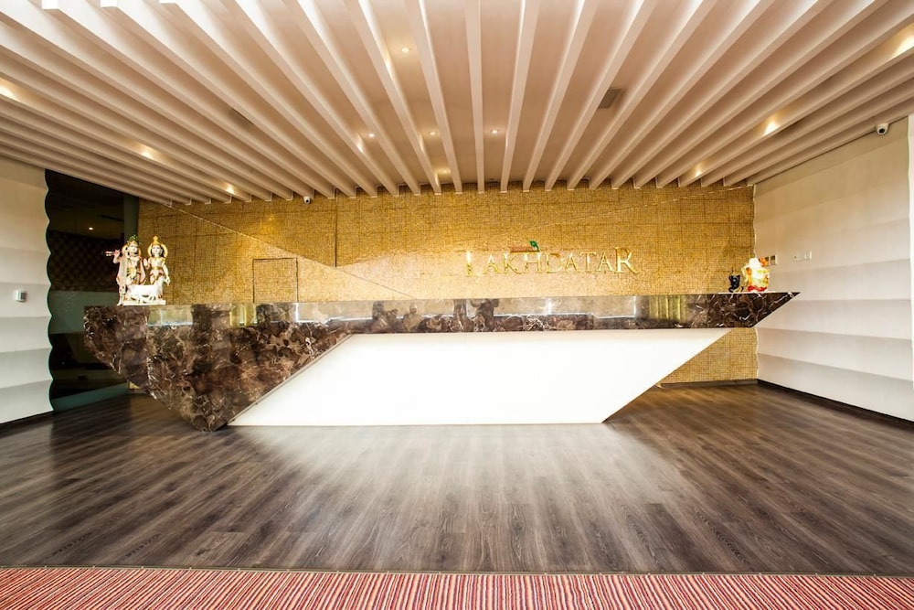 hotel lakhdatar