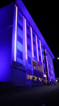 hotel lakhdatar