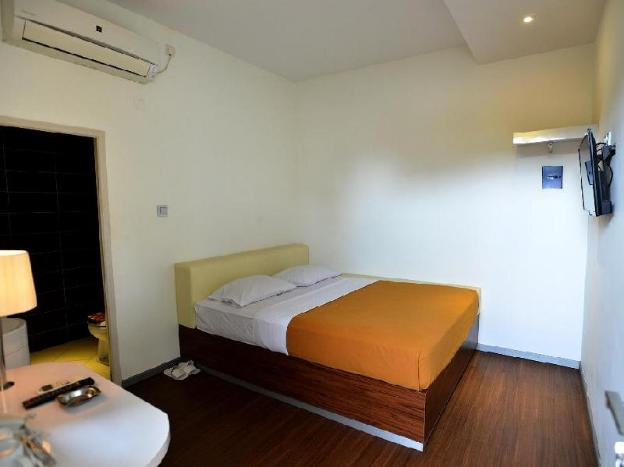 hotel omega karawang