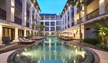 Grand La Walon Hotel,Kuta>>Bali,3 star