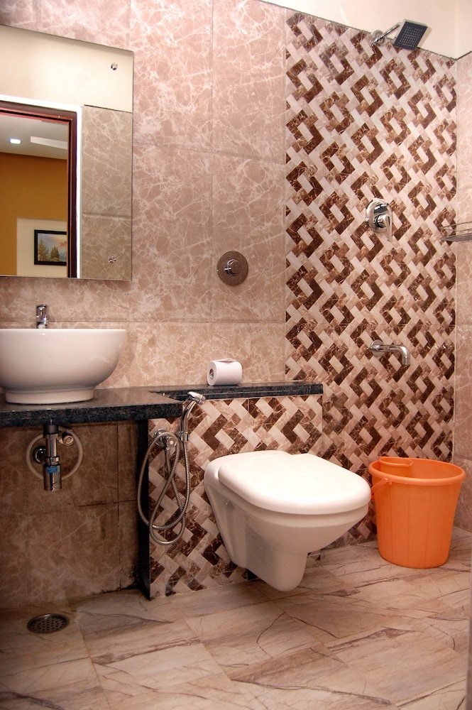 hotel orange inn manapakkam chennai