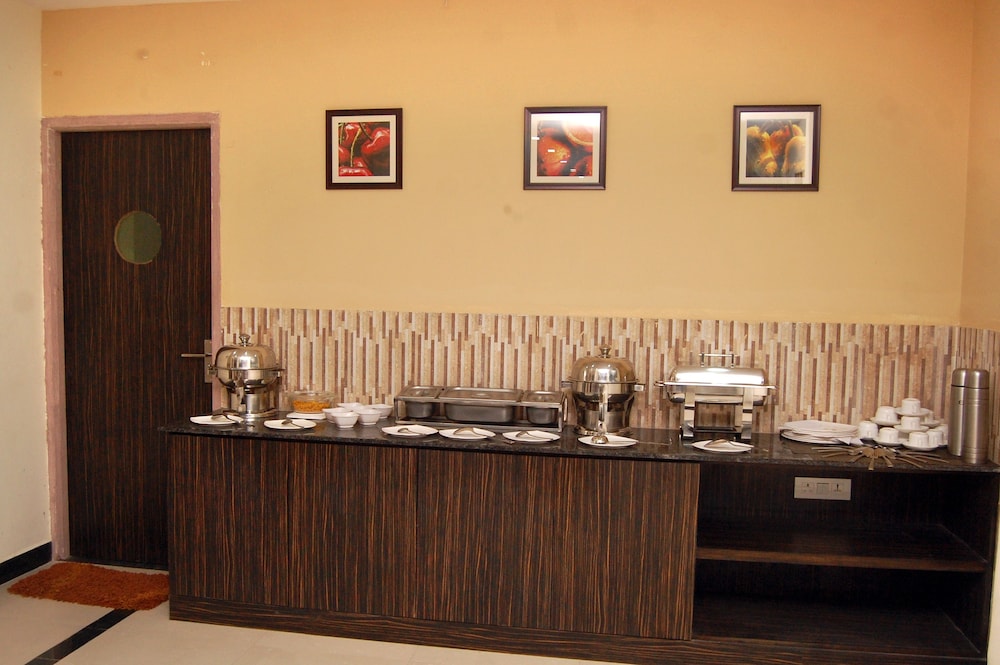 hotel orange inn manapakkam chennai