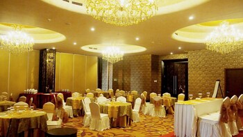 sapphire sky hotel and conference