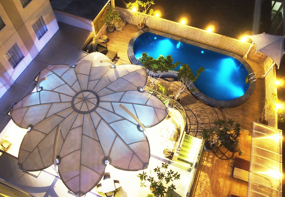 sapphire sky hotel and conference