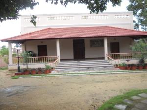 Hotel Sadhabishegam,Nagapattinam>>Mayiladuthurai,2 star