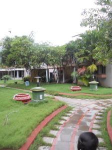 Hotel Sadhabishegam,Nagapattinam>>Mayiladuthurai,2 star