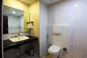 Park Residency Kuttiyadi,Kozhikode>>Kollam,3 star