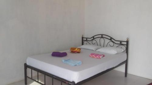 kashinath beach huts