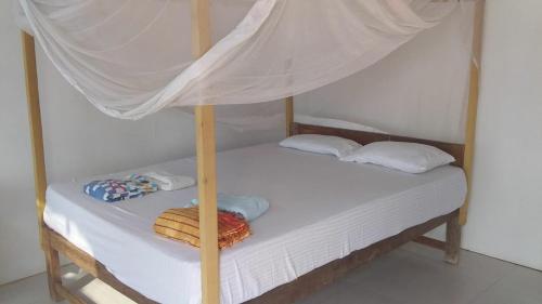 kashinath beach huts