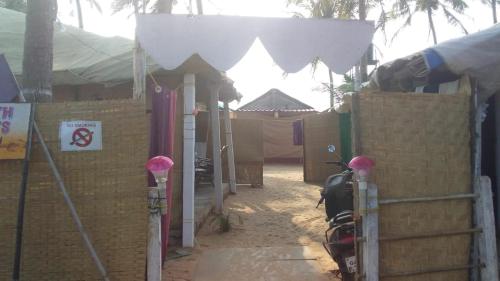 kashinath beach huts