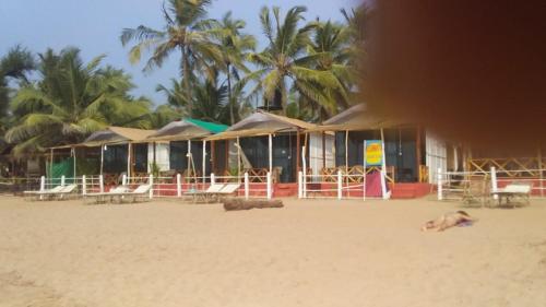 kashinath beach huts