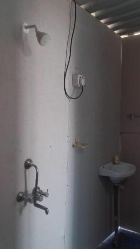 kashinath beach huts