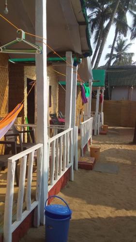 kashinath beach huts