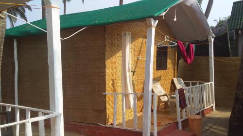 kashinath beach huts