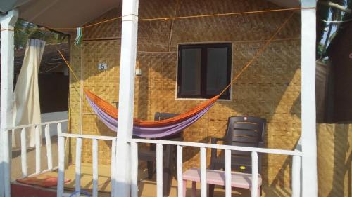 kashinath beach huts