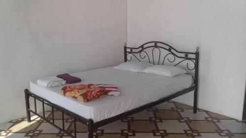 kashinath beach huts