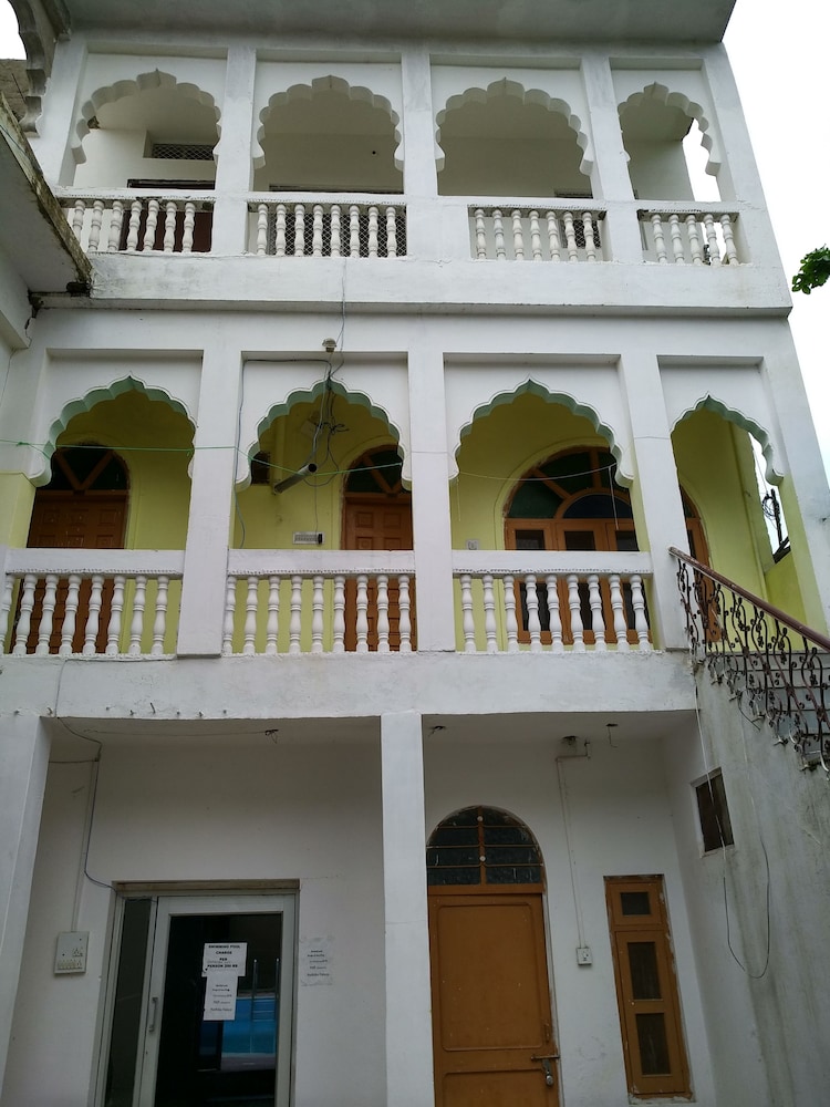 hotel radhika palace pushkar