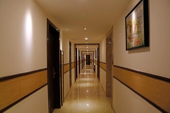 hotel ln courtyard