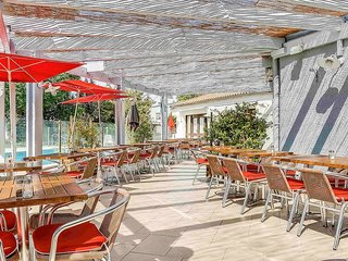 ibis salon de provence sud