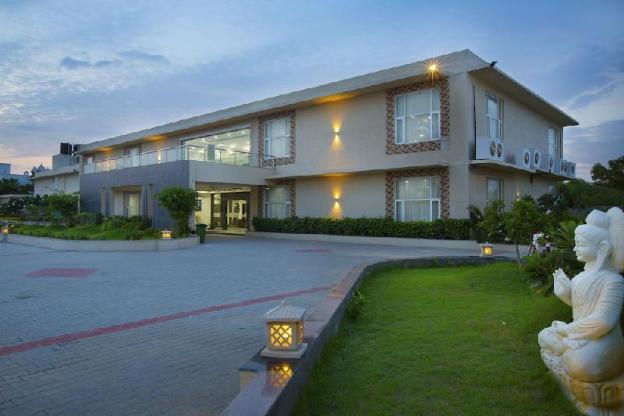 landmark pallavaa beach resort