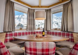 Apartments  Garni Alpenrose,Near Gruenwaldkopf Cable Car,3 star