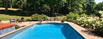 Clyde Hall Bed And Breakfast,Lanark>>Carleton Place,3.5 star