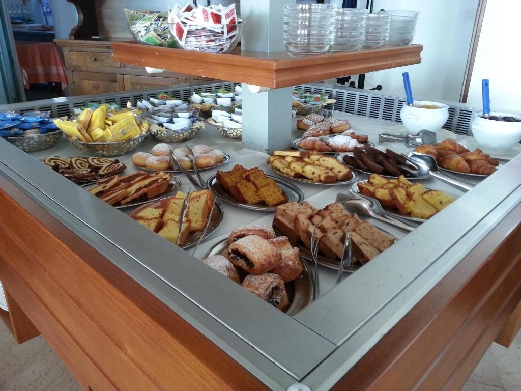 Gfh - Hotel Spiaggia D'oro,Marotta>>Fano,2 star