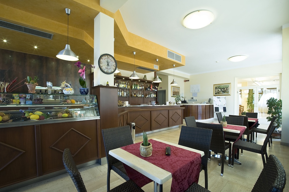 villa hotel del sole