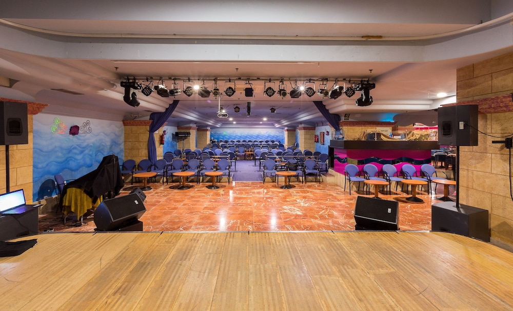 hotel yaramar adults recommended