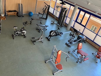 hotel yaramar adults recommended