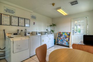 motel 6 escondido ca