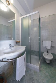 albergo villa a mare