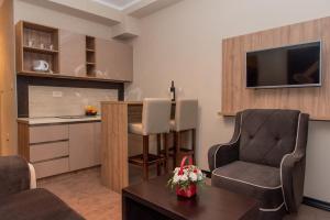 crnogorska kuca hotel podgorica