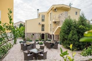 crnogorska kuca hotel podgorica