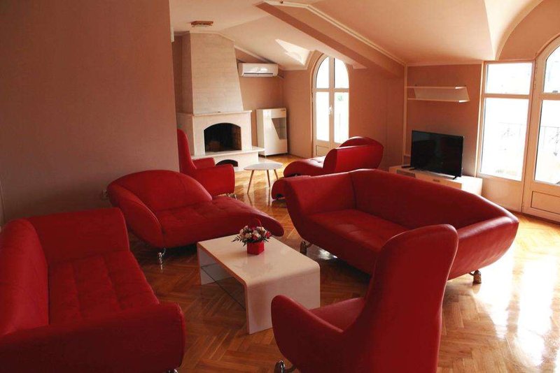 crnogorska kuca hotel podgorica