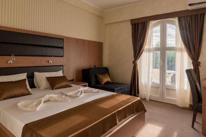crnogorska kuca hotel podgorica